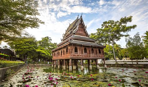  Ubon Ratchathani's Legend: A Mystical Tale Exploring Sacrifice and Transformation from 1st Century Thailand!